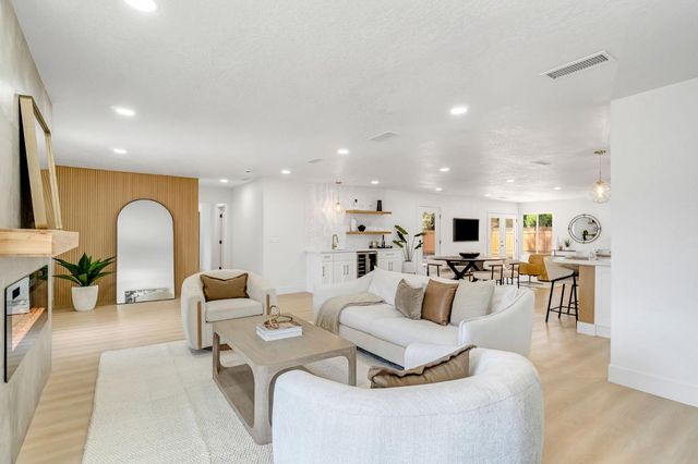 2234 W San Madele, Fresno, CA 93711