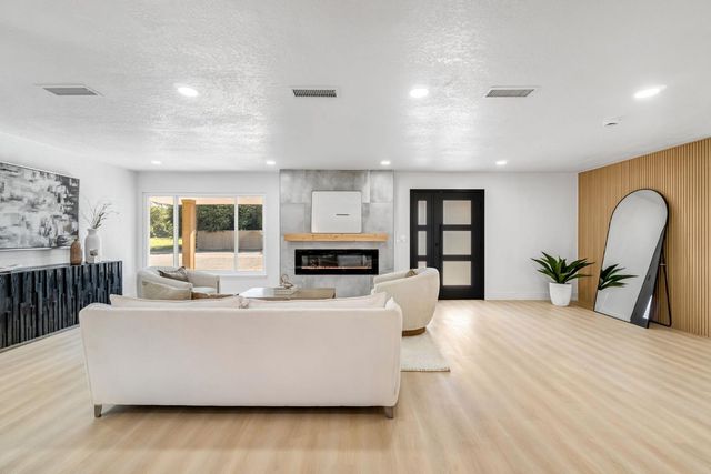 2234 W San Madele, Fresno, CA 93711