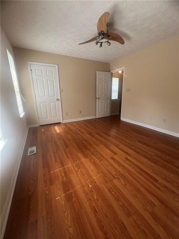 1033 Plantation Way NW, Kennesaw, GA 30144