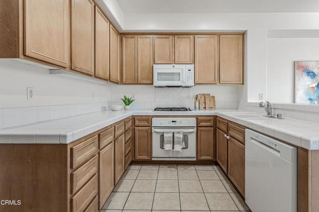 2916 Esperanza Way F, Simi Valley, CA 93063