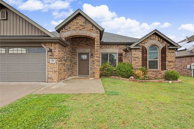 950 Bob Glen Circle, Centerton, AR 72719