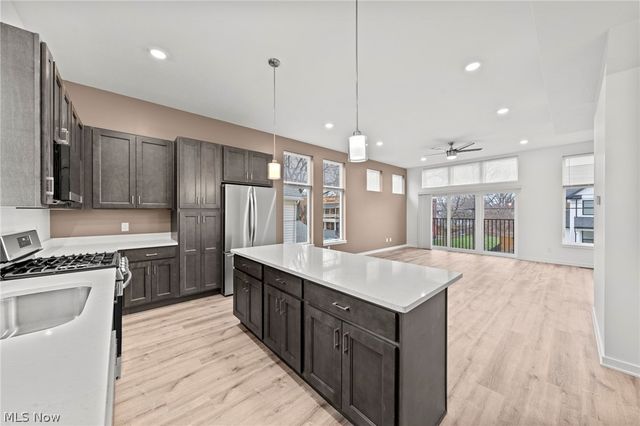 4711 Bridge Avenue, Cleveland, OH 44102