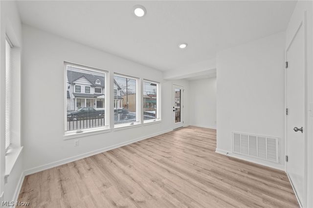 4711 Bridge Avenue, Cleveland, OH 44102