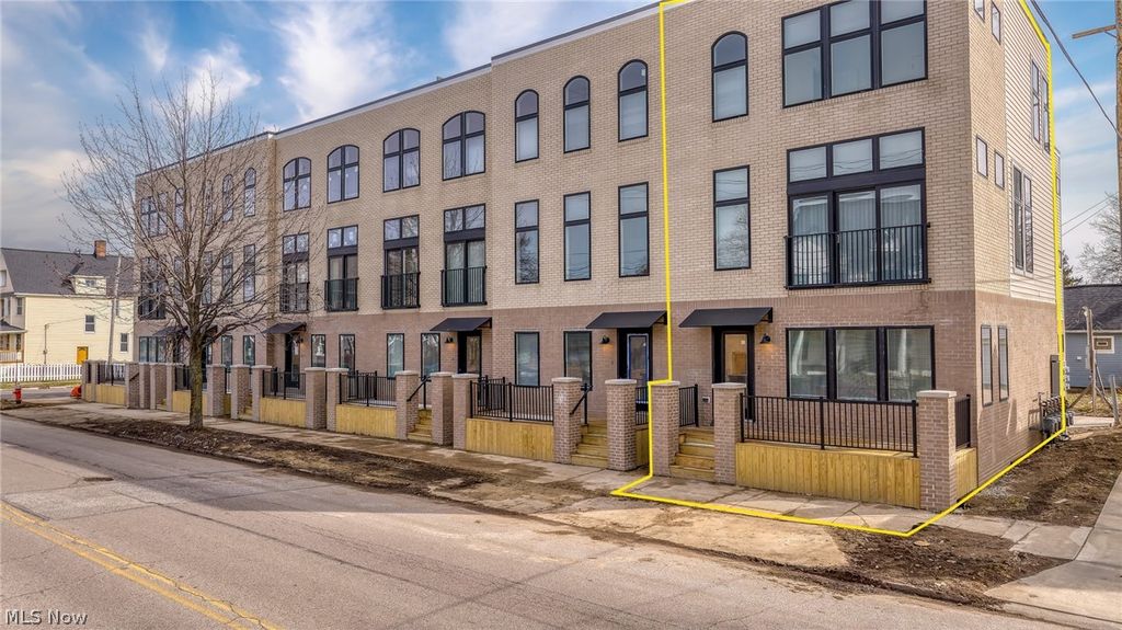 4711 Bridge Avenue, Cleveland, OH 44102