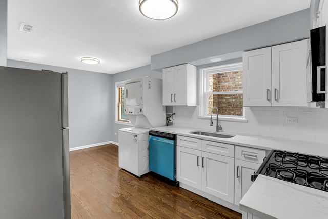 5420 N Central Avenue 2, Chicago, IL 60630