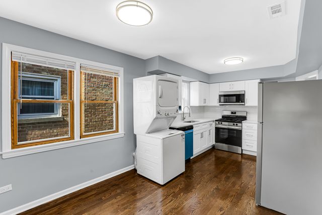 5420 N Central Avenue 2, Chicago, IL 60630
