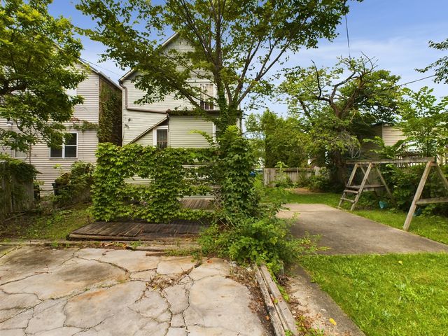 9231 S Woodlawn Avenue, Chicago, IL 60619