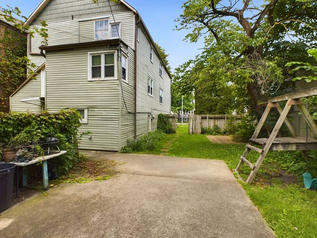 9231 S Woodlawn Avenue, Chicago, IL 60619