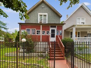 9231 S Woodlawn Avenue, Chicago, IL 60619
