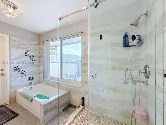 4201 NW 73rd Ave, Lauderhill, FL 33319