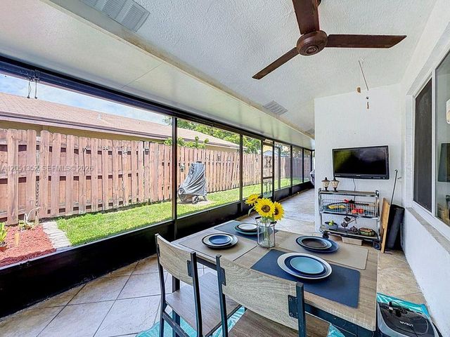 4201 NW 73rd Ave, Lauderhill, FL 33319