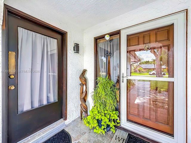 4201 NW 73rd Ave, Lauderhill, FL 33319