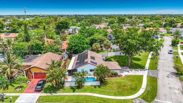 4201 NW 73rd Ave, Lauderhill, FL 33319