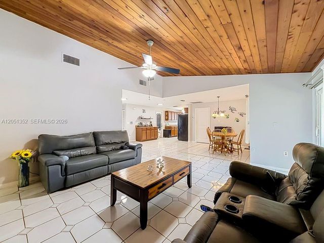 4201 NW 73rd Ave, Lauderhill, FL 33319