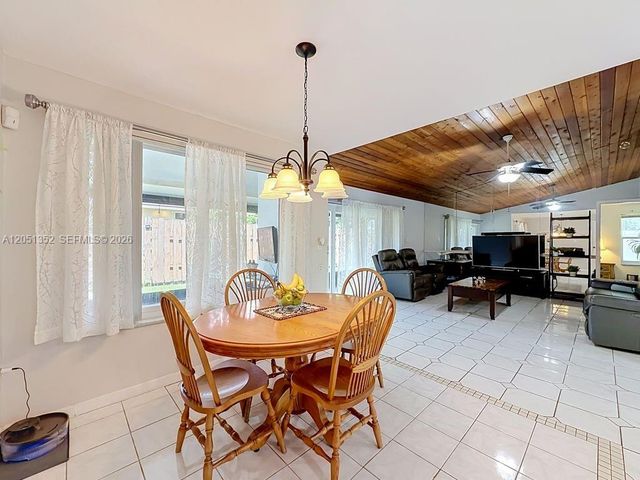 4201 NW 73rd Ave, Lauderhill, FL 33319