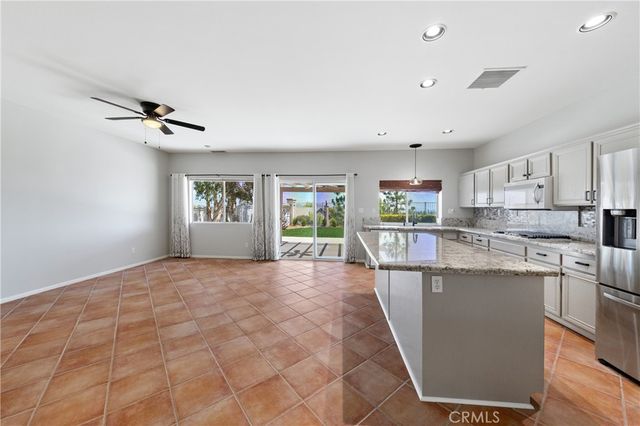14 Del Brienza, Lake Elsinore, CA 92532