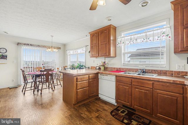 121 ORIOLE DRIVE, Carlisle, PA 17013