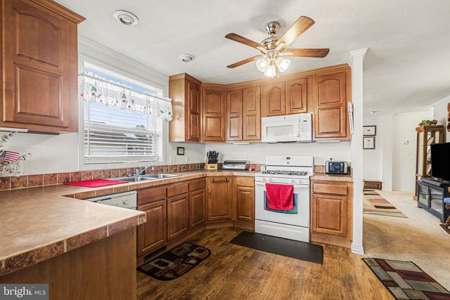 121 ORIOLE DRIVE, Carlisle, PA 17013
