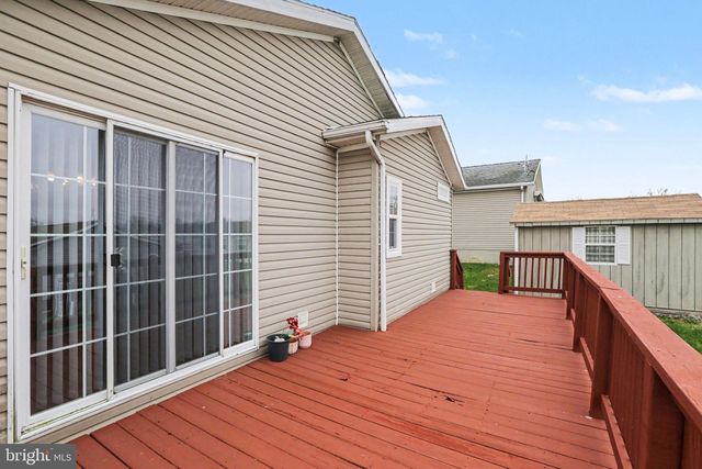 121 ORIOLE DRIVE, Carlisle, PA 17013