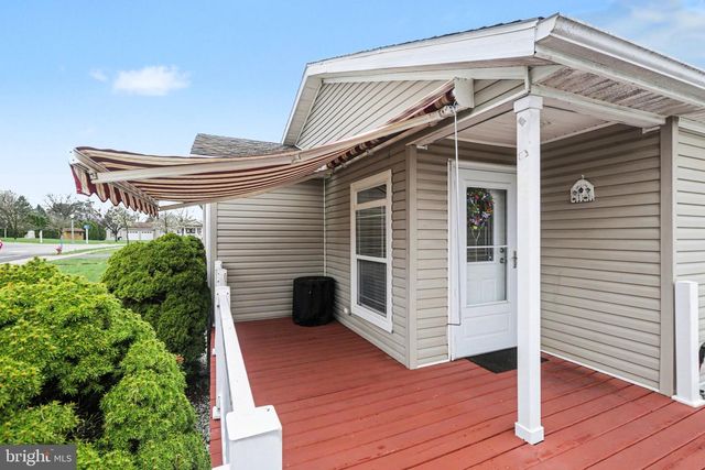 121 ORIOLE DRIVE, Carlisle, PA 17013