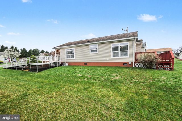 121 ORIOLE DRIVE, Carlisle, PA 17013