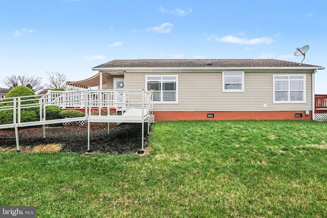 121 ORIOLE DRIVE, Carlisle, PA 17013