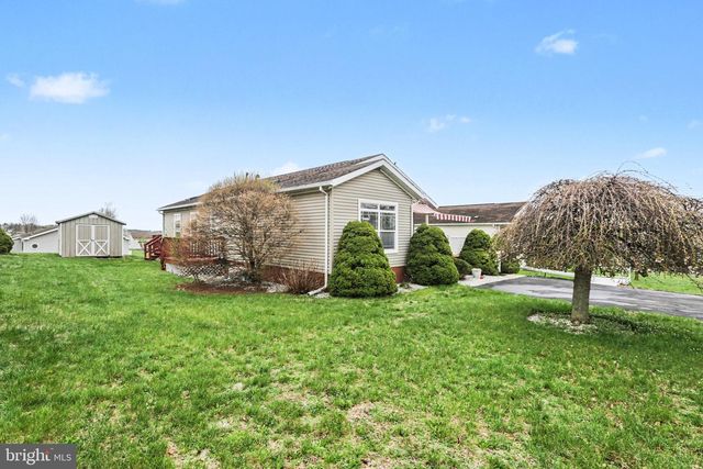 121 ORIOLE DRIVE, Carlisle, PA 17013