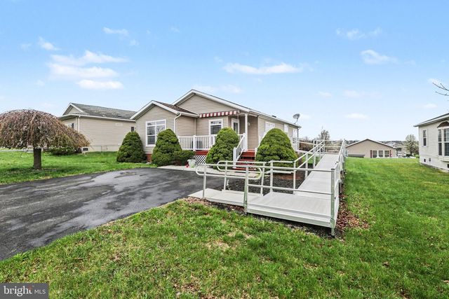 121 ORIOLE DRIVE, Carlisle, PA 17013