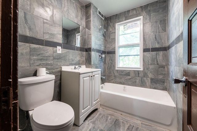 3252 N 10th STREET #3254, Milwaukee, WI 53206