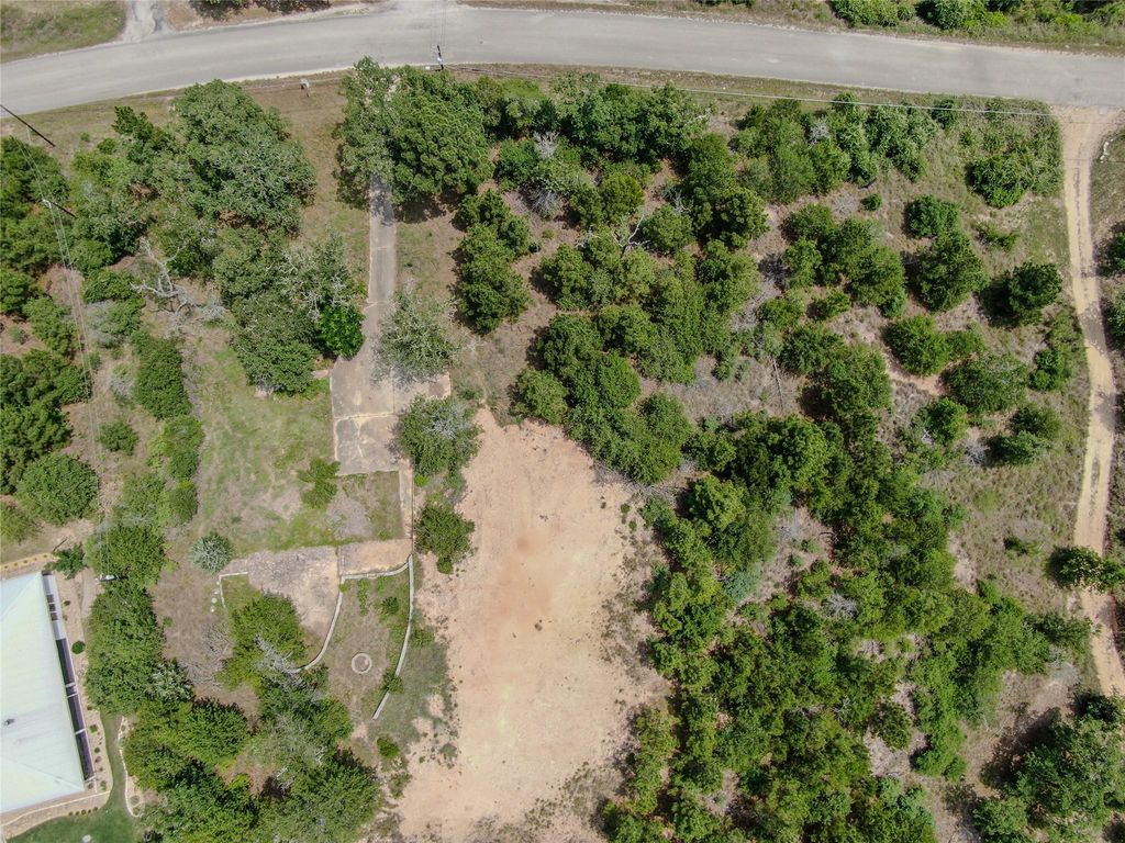 463 Kaanapali LN, Bastrop, TX 78602