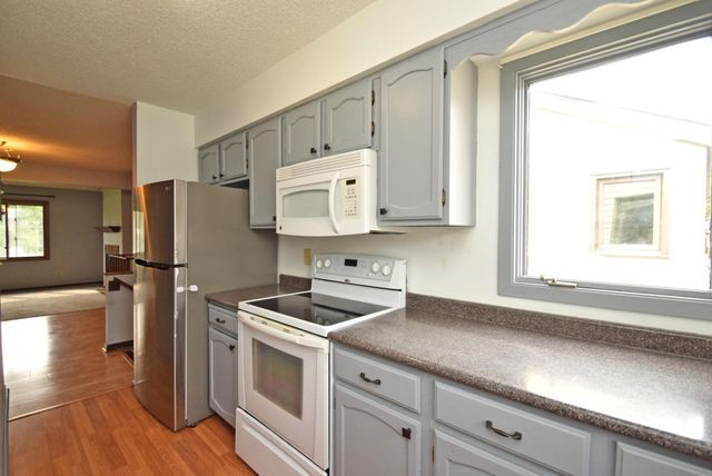 3502 Brookdale Drive N, Brooklyn Park, MN 55443