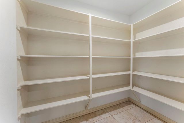 16452 Edgefield Lane, Conroe, TX 77302