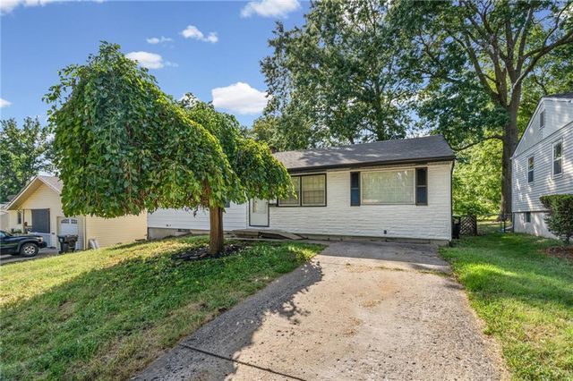 3916 S Spring Street, Independence, MO 64055