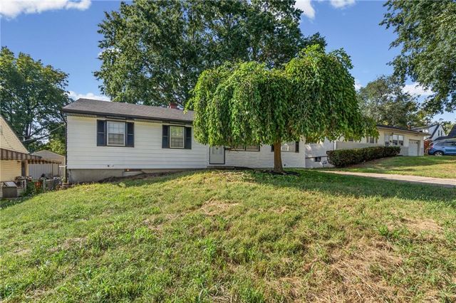 3916 S Spring Street, Independence, MO 64055