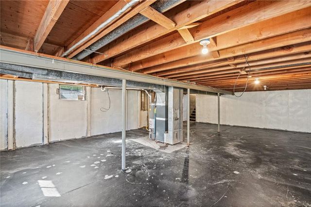 3916 S Spring Street, Independence, MO 64055