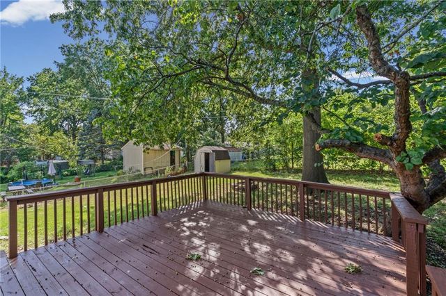 3916 S Spring Street, Independence, MO 64055