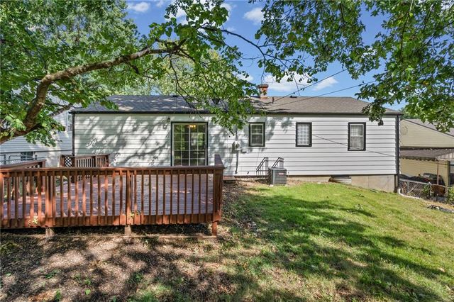 3916 S Spring Street, Independence, MO 64055