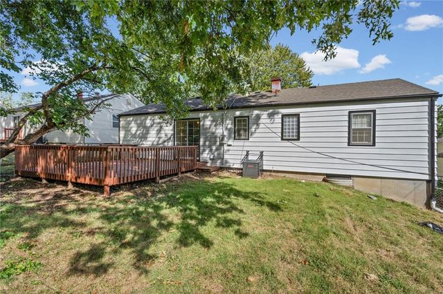 3916 S Spring Street, Independence, MO 64055