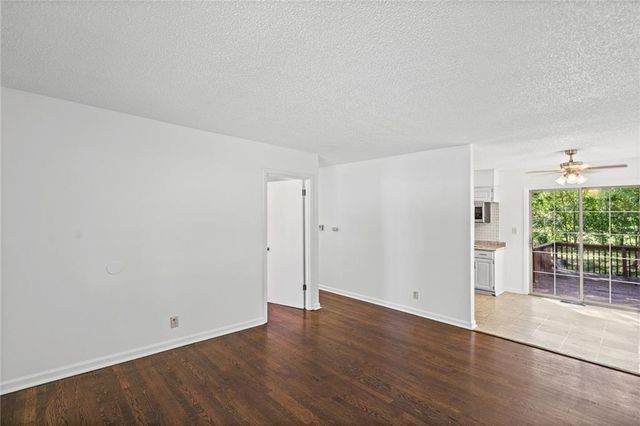 3916 S Spring Street, Independence, MO 64055