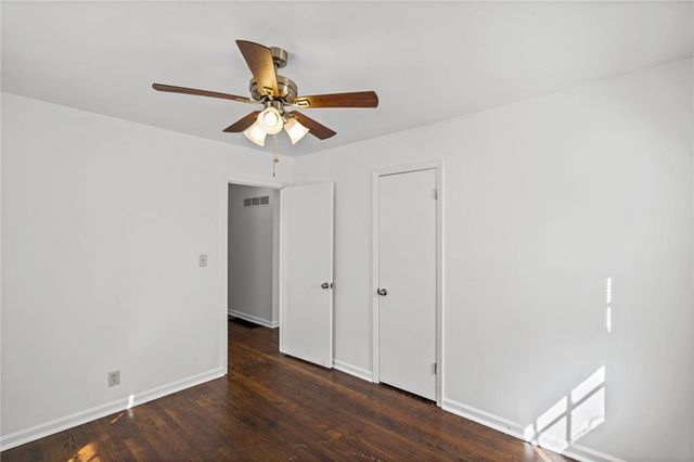 3916 S Spring Street, Independence, MO 64055