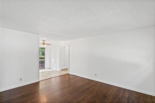 3916 S Spring Street, Independence, MO 64055