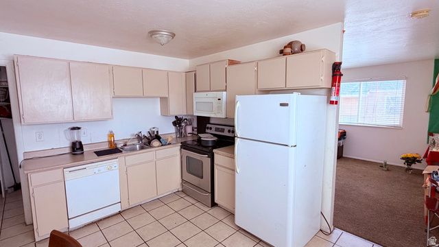4749 W ARLINGTON PARK DR, West Valley City, UT 84120