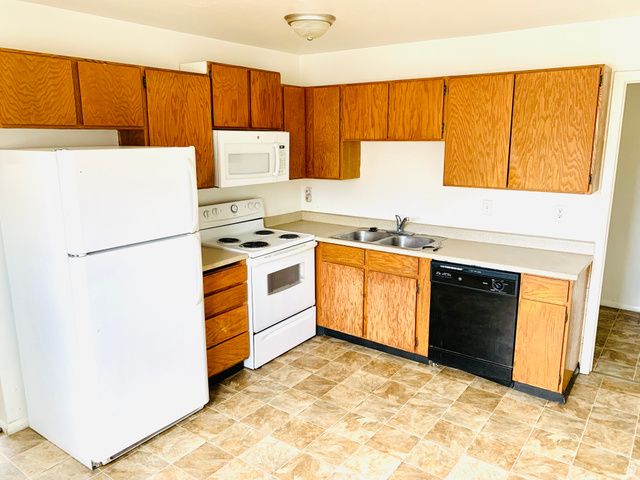 4749 W ARLINGTON PARK DR, West Valley City, UT 84120