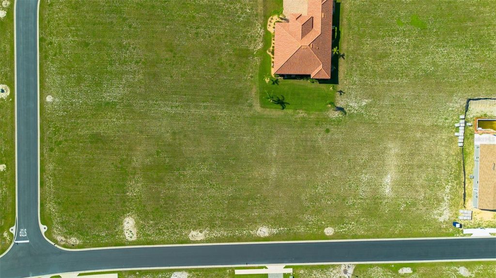 Image 21 of property listing at 362 ADAMS VIEW LN, Auburndale, FL 33823