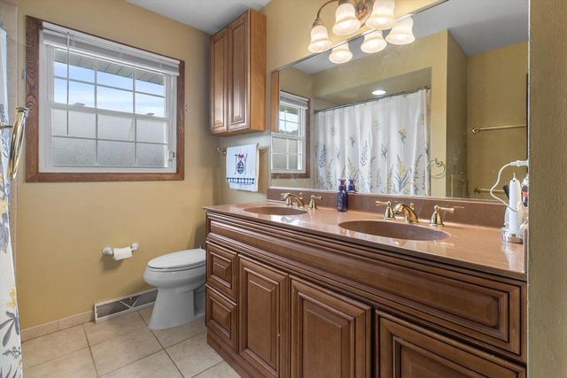 7053 N 45th STREET, Milwaukee, WI 53223