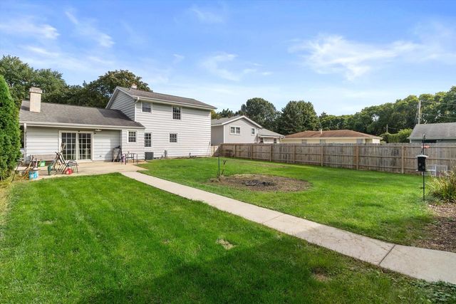 7053 N 45th STREET, Milwaukee, WI 53223
