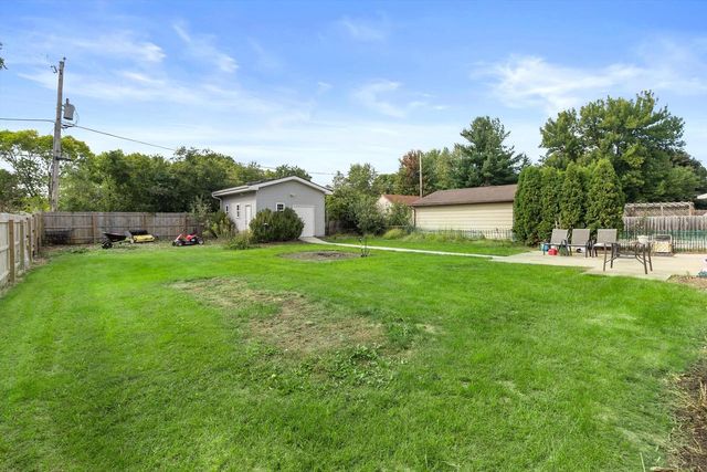 7053 N 45th STREET, Milwaukee, WI 53223