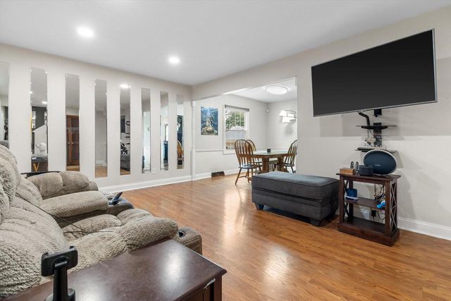 7053 N 45th STREET, Milwaukee, WI 53223