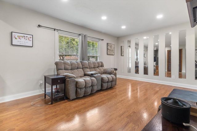 7053 N 45th STREET, Milwaukee, WI 53223