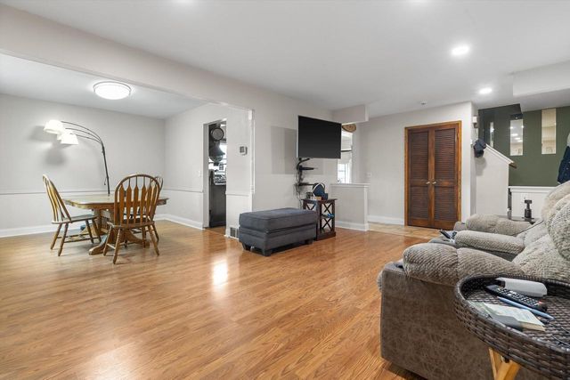 7053 N 45th STREET, Milwaukee, WI 53223